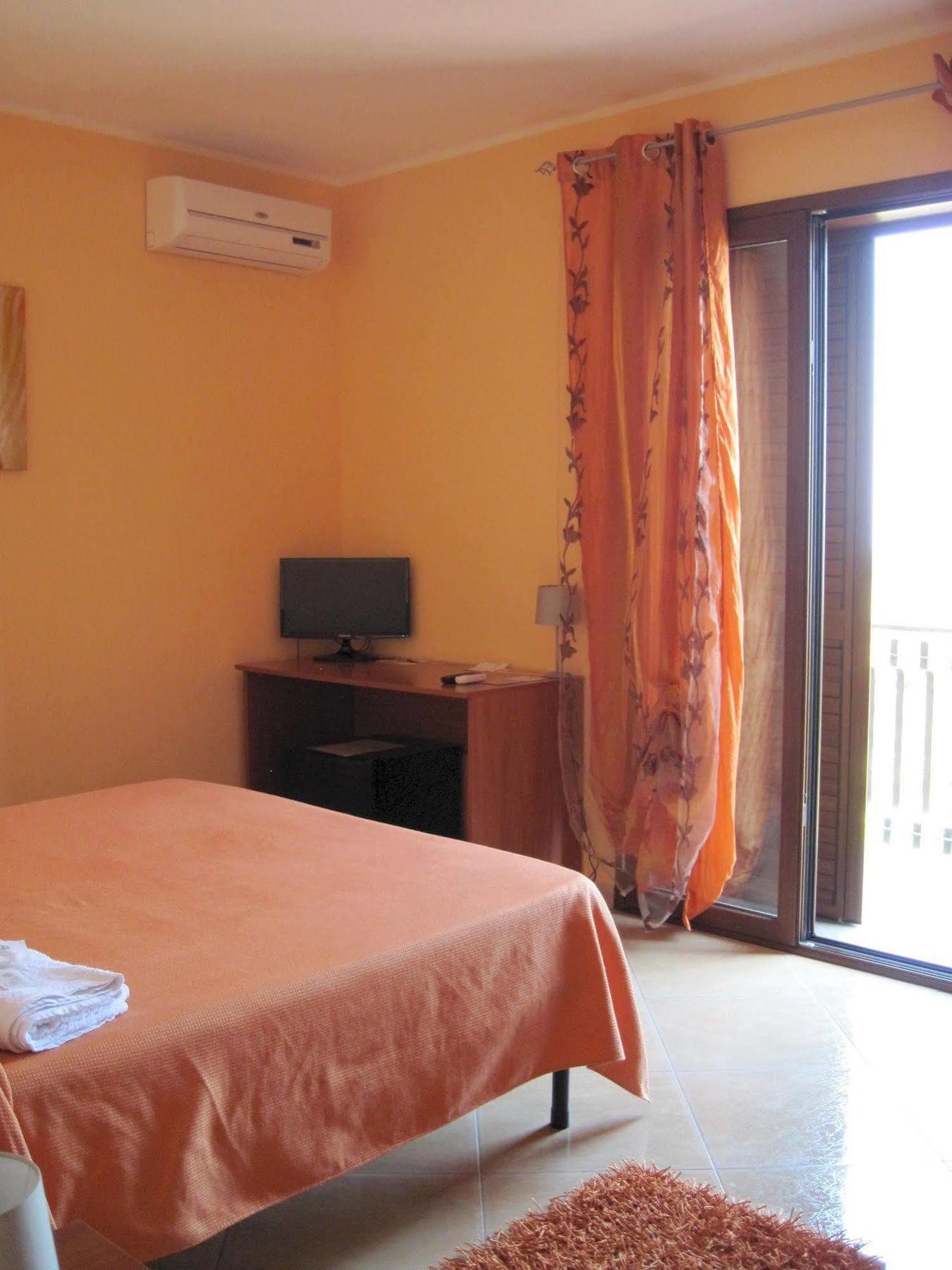 Anthea Dell' Etna Bed and Breakfast Santa Venerina Εξωτερικό φωτογραφία
